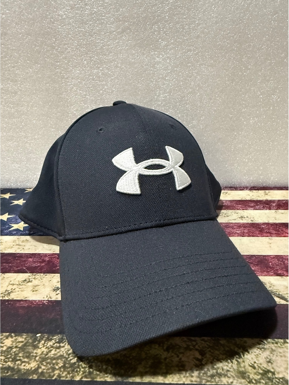 Under Armour Black Stretch Fitted Hat Gray Logo Performance Baseball Cap L/XL